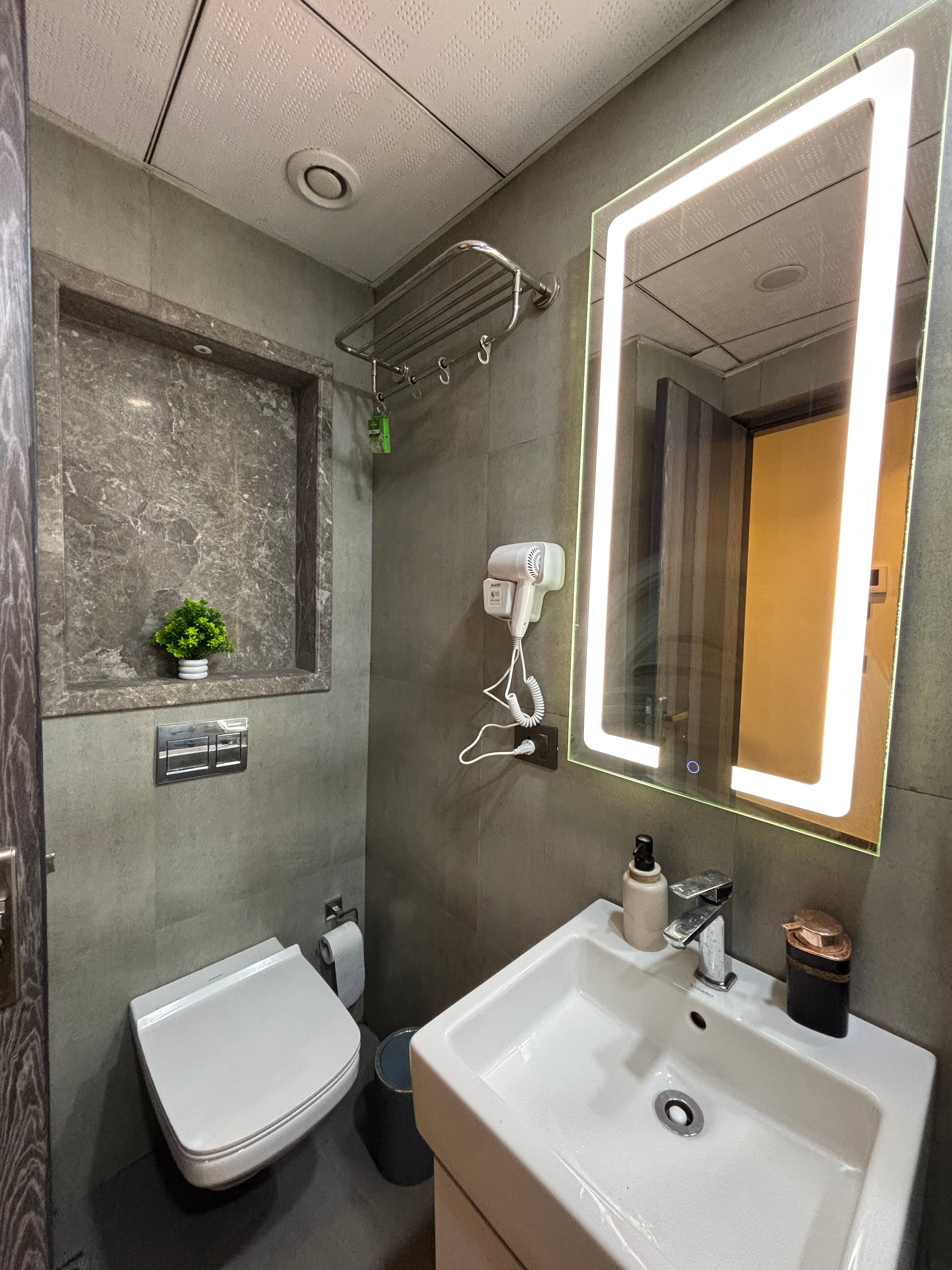 Luxury VelloStay Supernova - Tap to explore photos