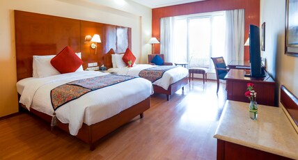 The Lalit Mumbai Room Type - Lalit Deluxe Room Twin Bed with Bathtub The Lalit Mumbai Room Type - Lalit Deluxe Room Twin Bed with Bathtub