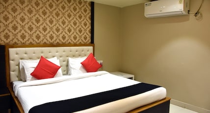 SVR HOTEL & BANQUET Room Type - SVR Deluxe SVR HOTEL & BANQUET Room Type - SVR Deluxe