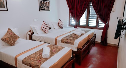 Scarlet's Inn kochi Room Type - Family Room with Balcony Scarlet's Inn kochi Room Type - Family Room with Balcony