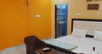 Hotel Anuj Palace Room Type - Budget Deluxe Room