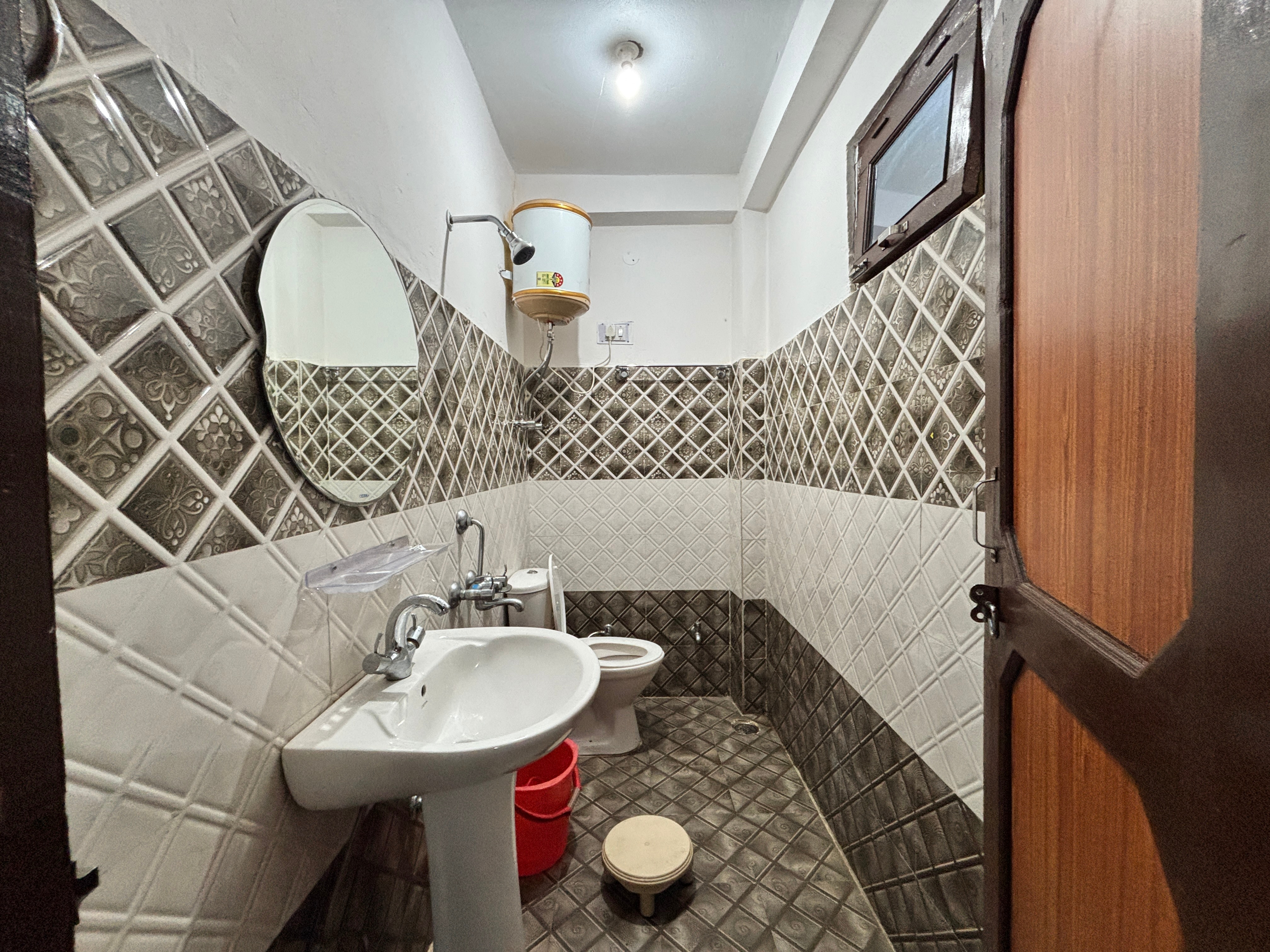 Rockstar Stay and Cafe Tosh | Himalayan View Rooms Tosh - Tap to explore photos
