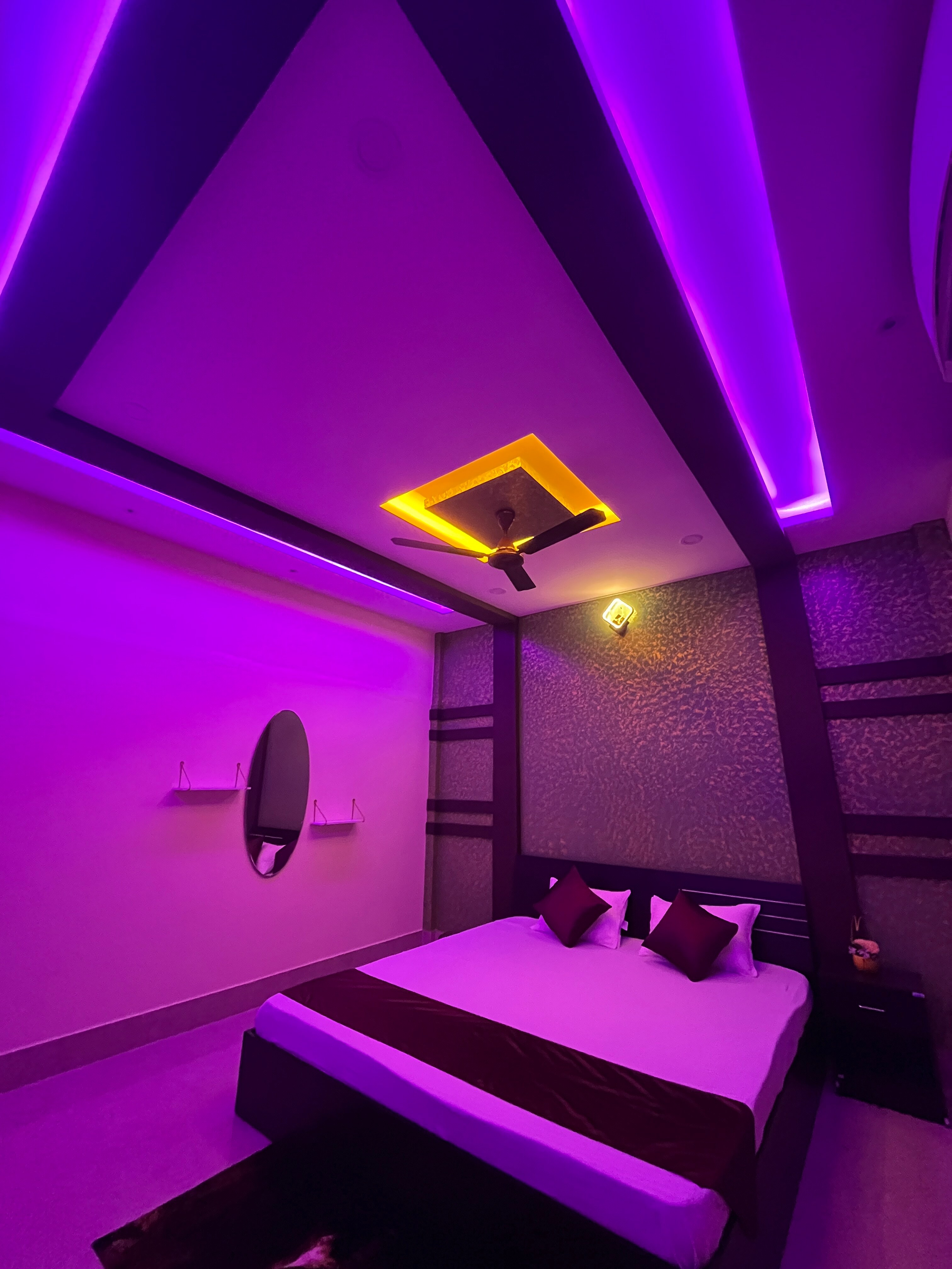 1bhk Private Option AC Maplewood Homestay - Tap to explore photos