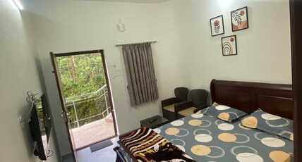 Arihant Villa Yercaud Room Type - Deluxe Room