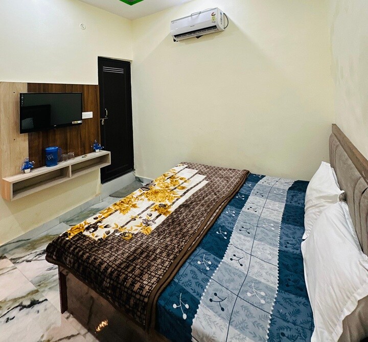 Raja Ki Hotel - Tap to explore photos