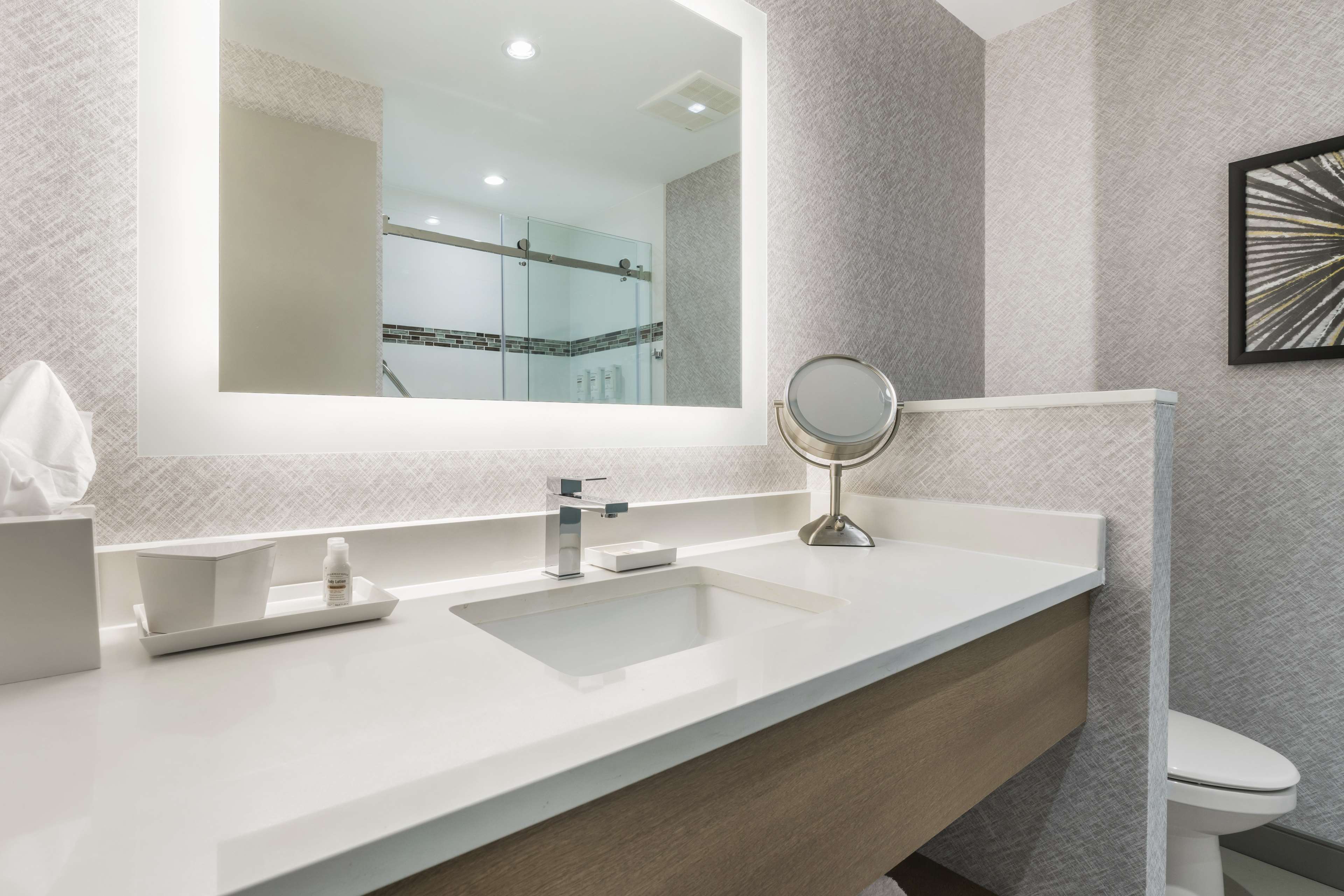 Best Western Premier Route 97 Vernon - Tap to explore photos