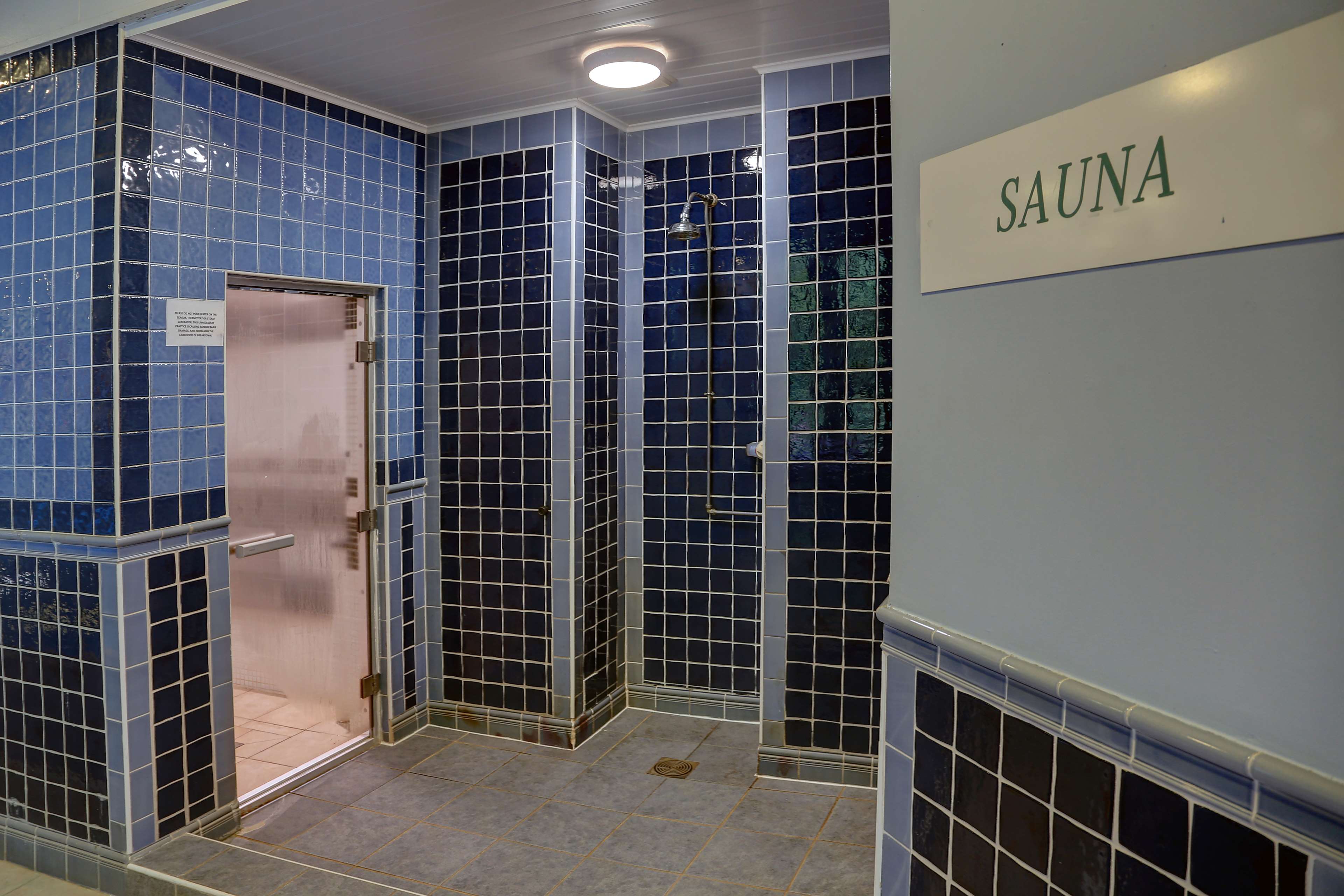 Best Western Dundee Woodlands Hotel - Tap to explore photos