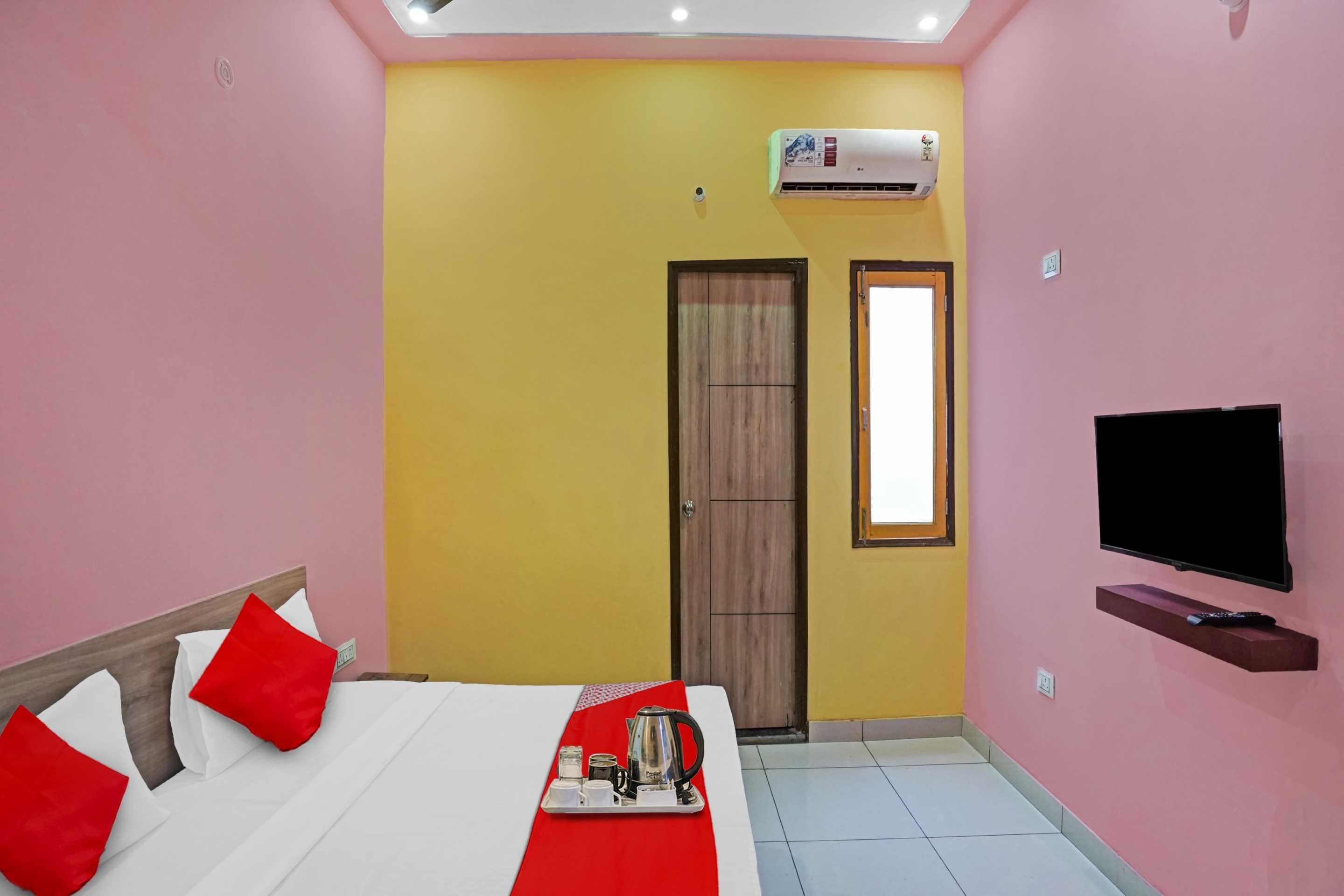 Hotel O Dahleez - Tap to explore photos