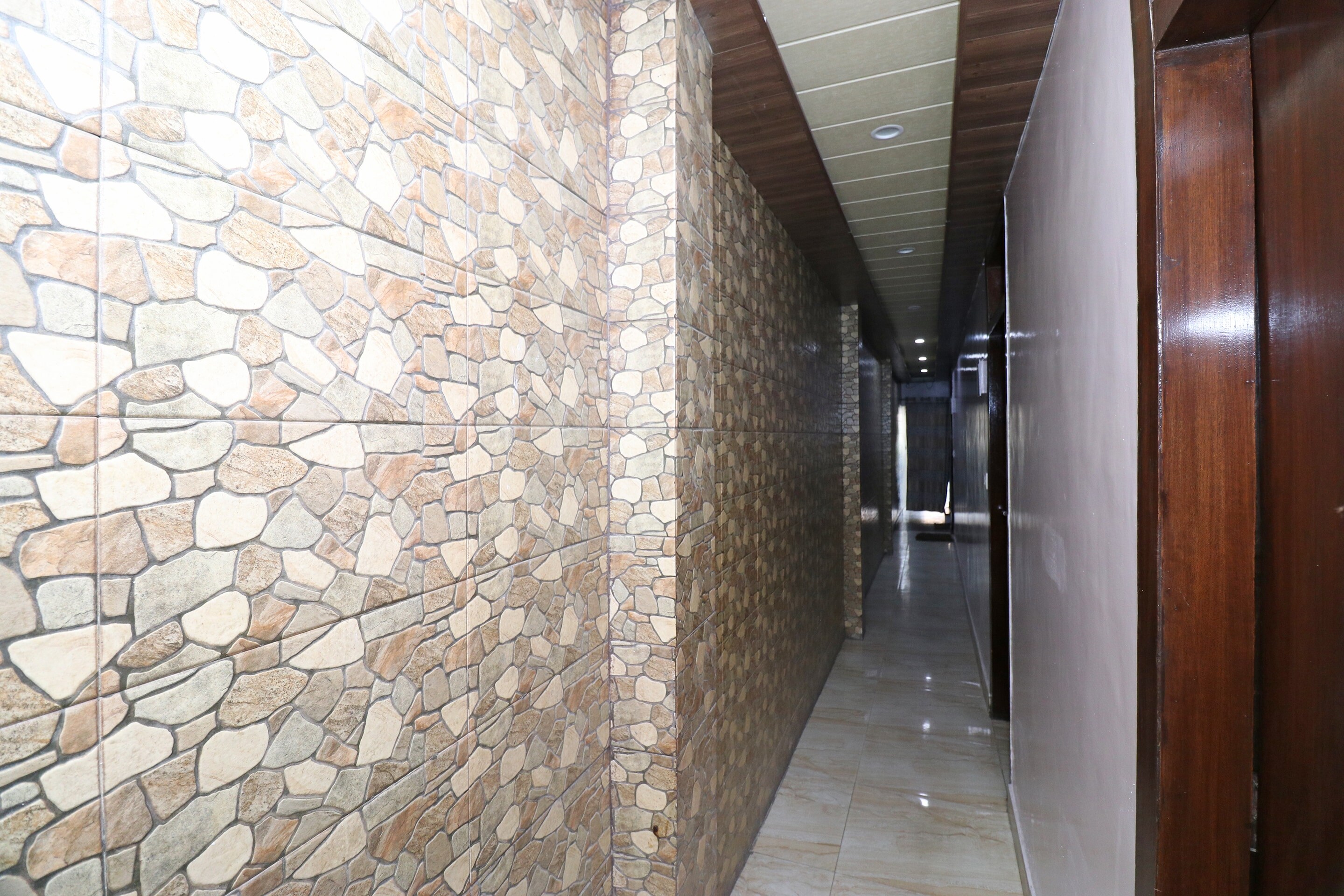 Hotel O Grace - Tap to explore photos