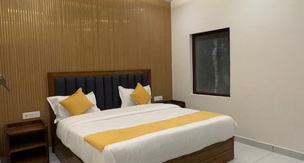 Casa Bella barlowganj Room Type - Bedroom 5
