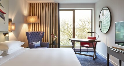 Hyatt Regency Amsterdam Room Type - 1 TWIN BED WITH VIEW