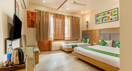 Treebo Basera Room Type - Deluxe Family Room