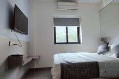 Address of Apollo Guest House - Colaba Causeway