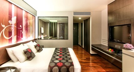 Park Plaza Bangkok Soi 18 Room Type - Deluxe City View Room
