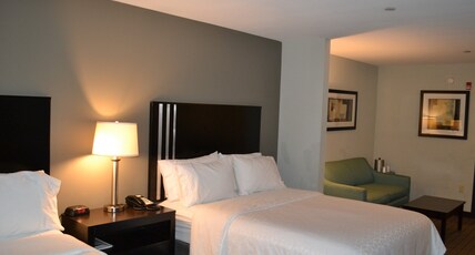 Holiday Inn Express Selinsgrove Room Type - 2 Queen Beds Suite Comm Access Sofa Bed