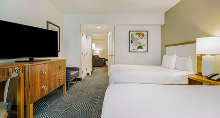 Embassy Suites Houston Downtown Room Type - 2QN 1 BDRM CRNR STE-CITYVM