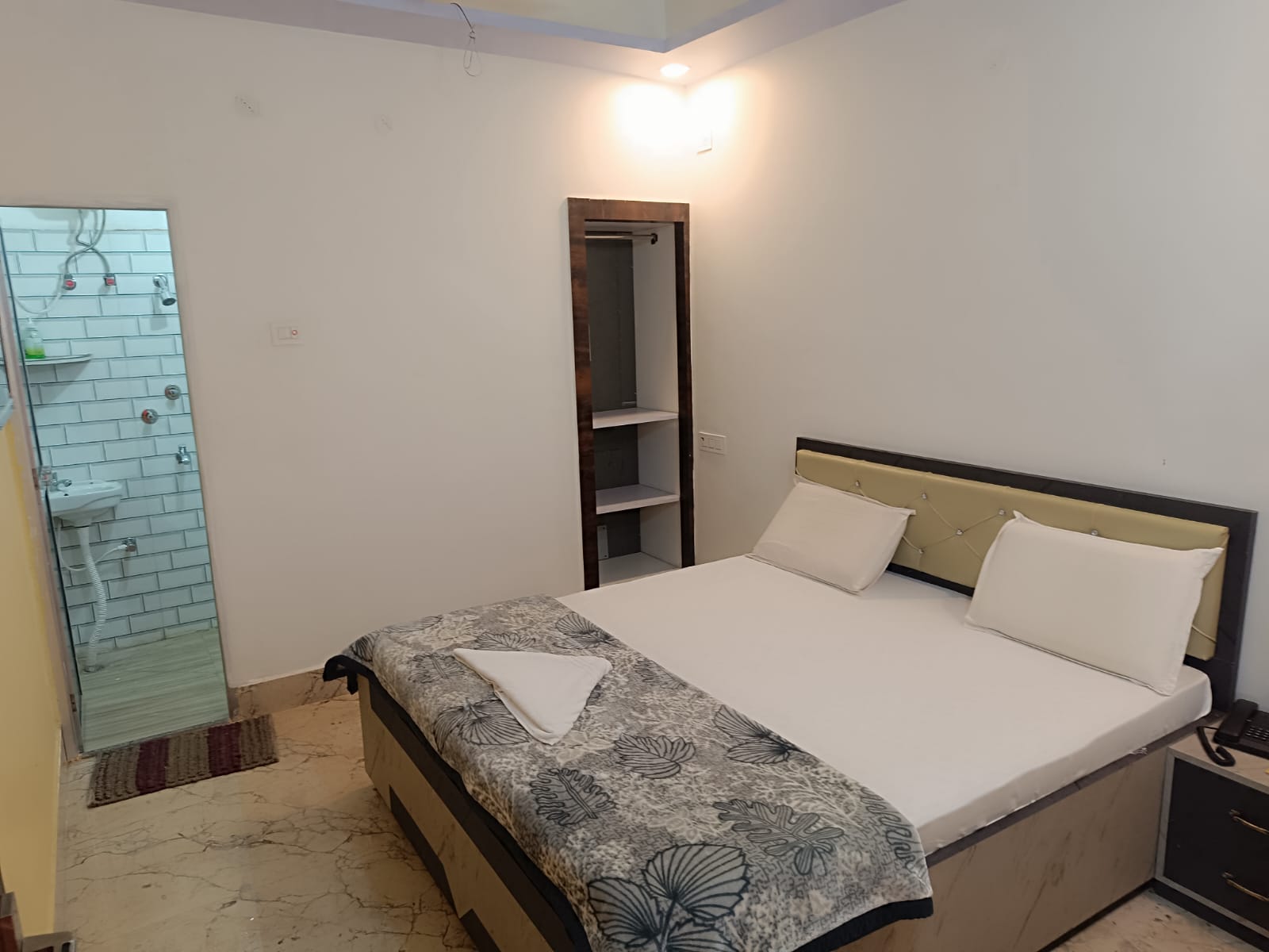 HOTEL NALANDA CITY & RESTURANT - Tap to explore photos