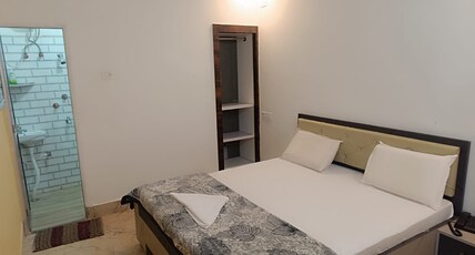 HOTEL NALANDA CITY & RESTURANT Room Type - Deluxe room with separate bathroom
