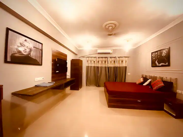 Lavish Studio Apartment with Pool@SiddhaXanadu-705