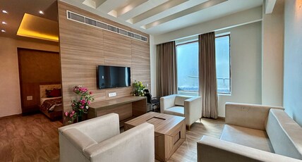 Emmkay Residency Room Type - Suite with Work Desk