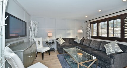 Prestige Lakeside Resort, BW Premier Collection Room Type - Suite-1 King Bed, Non-Smoking, Separate Living Room, Balcony, Wet Bar, Mini Fridge, Sofabed