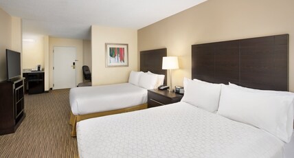 Holiday Inn Express & Suites Alpharetta Room Type - 2 Double Standard Sofa Bed