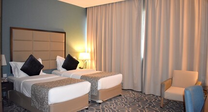 Ramada By Wyndham Abu Dhabi Corniche Room Type - Deluxe Sea View 1 Twin Bed