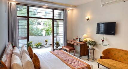 Grove Residency | A Peaceful Hideaway in Hauz Khas Room Type - Super Deluxe With Balcony