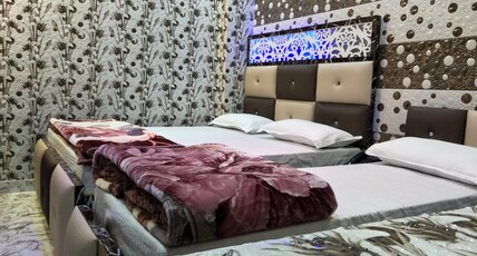 HOTEL PARI Room Type - Triple bed Room