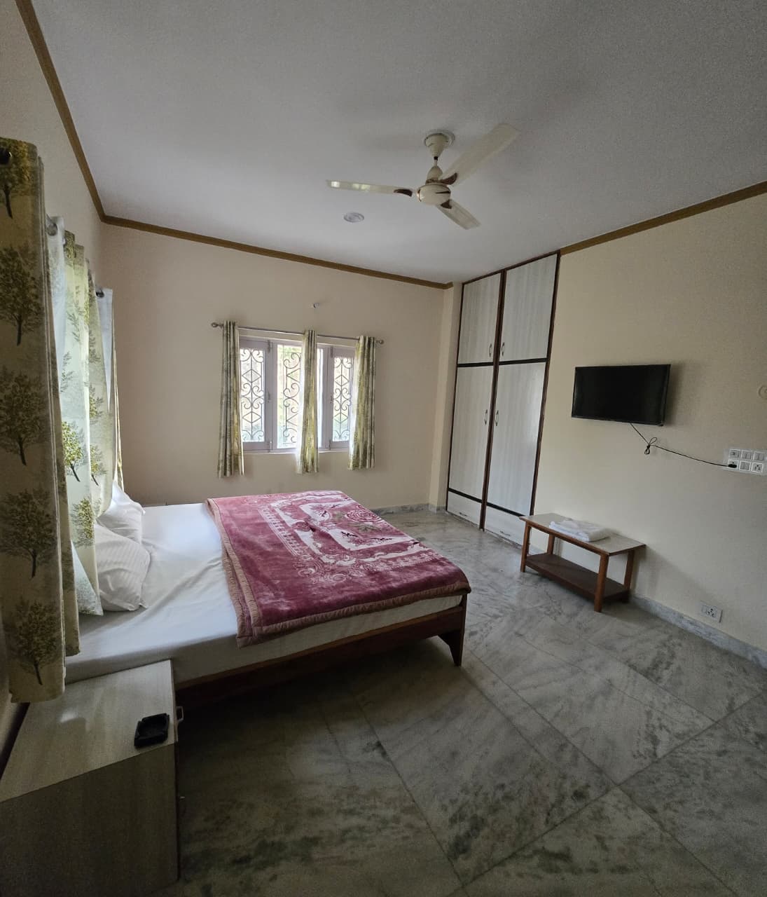 TabTrips Sunrise Lake View Homestay - Tap to explore photos
