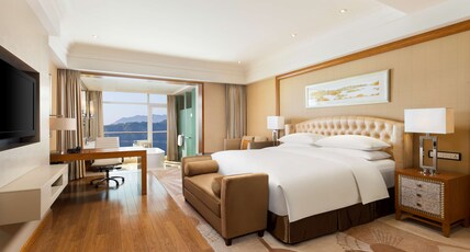 Hilton Hangzhou Qiandao Lake Resort Room Type - KING LAKE VIEW ROOM Hilton Hangzhou Qiandao Lake Resort Room Type - KING LAKE VIEW ROOM