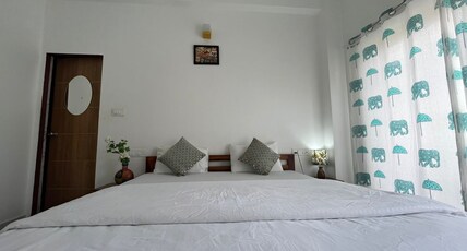 Hotel Gangetic Yoga Getaway Room Type - Premium Mountain View Double Room With Balcony