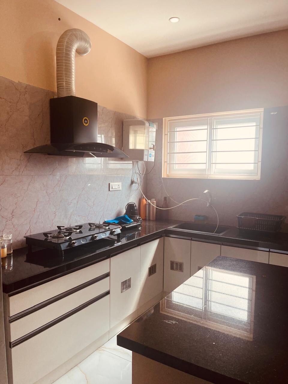 Entire villa A wth home theatre ecr panaiyur beach - Tap to explore photos