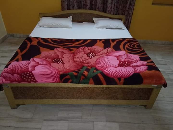 Hotel Shyama - Tap to explore photos