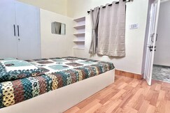 Newly Renovated Central Jaipur near Airport Rail