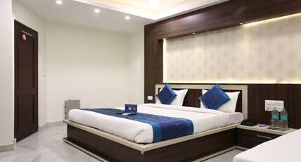 Hotel Sagun - 100 meters From Jaipur Railway Station Room Type - AC FAMILY SUITE