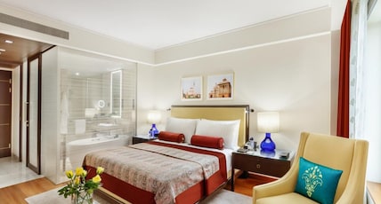 The Oberoi New Delhi Room Type - Deluxe Room with Golf Course or Humayuns Tomb view The Oberoi New Delhi Room Type - Deluxe Room with Golf Course or Humayuns Tomb view