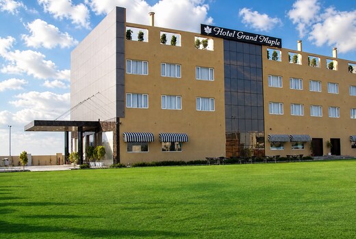 HOTEL GRAND MAPLE