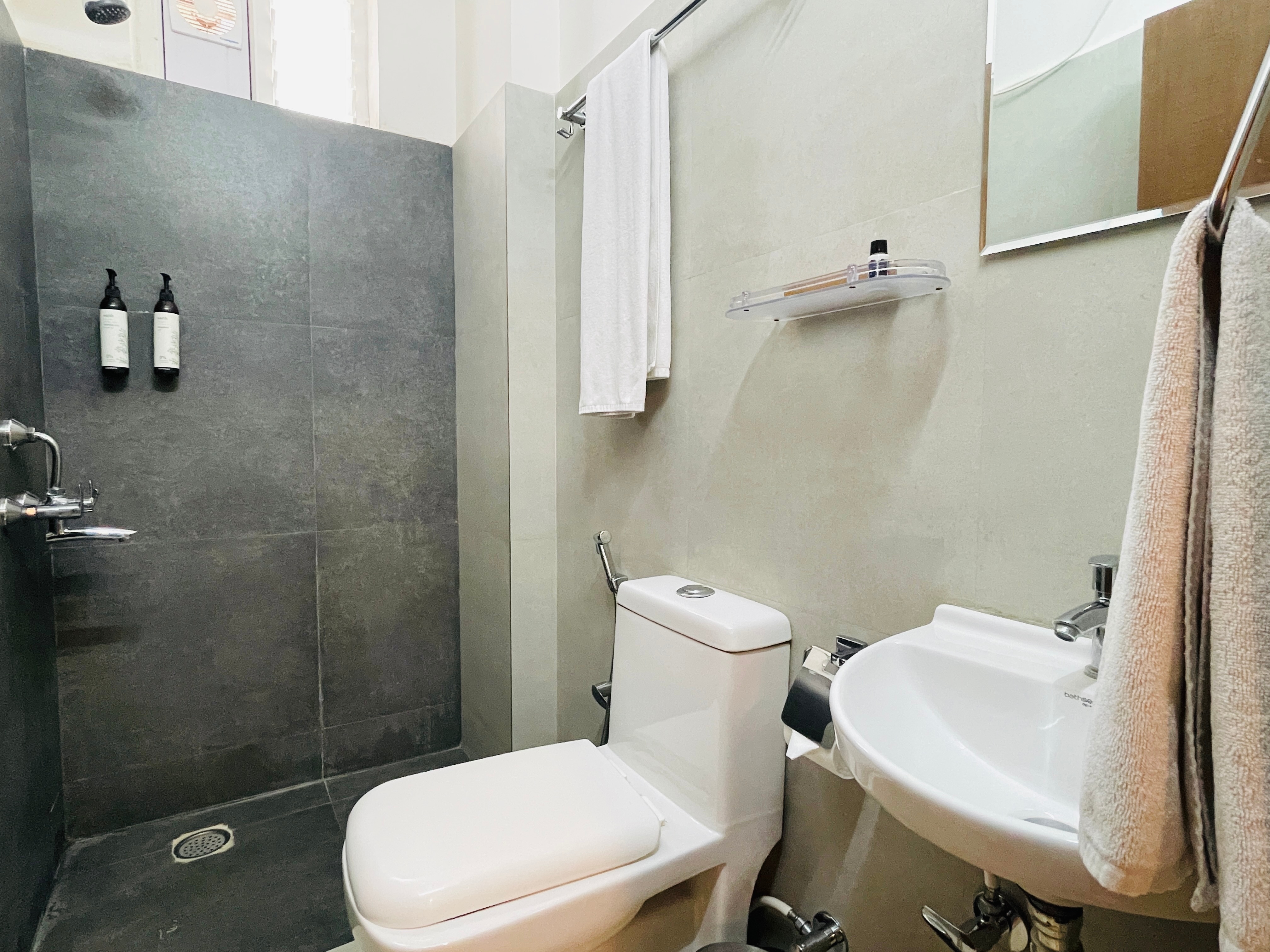 Kyzen Smart Stays Hitec City - Tap to explore photos