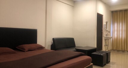 THE Pi HOTEL Room Type - DELUXE DOUBLE AC
