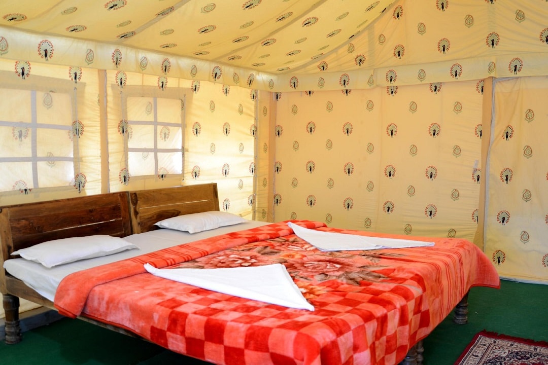 Diamond Desert Camp & Safari - Tap to explore photos