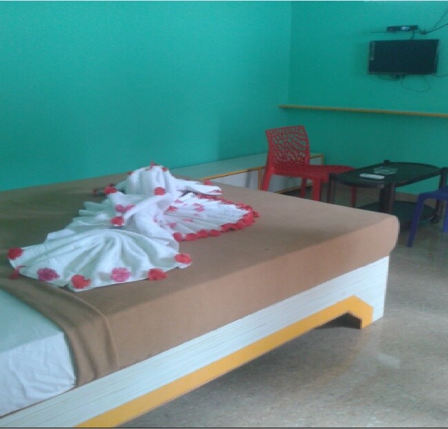 AVM Paalm Meadows Resorts - Tap to explore photos
