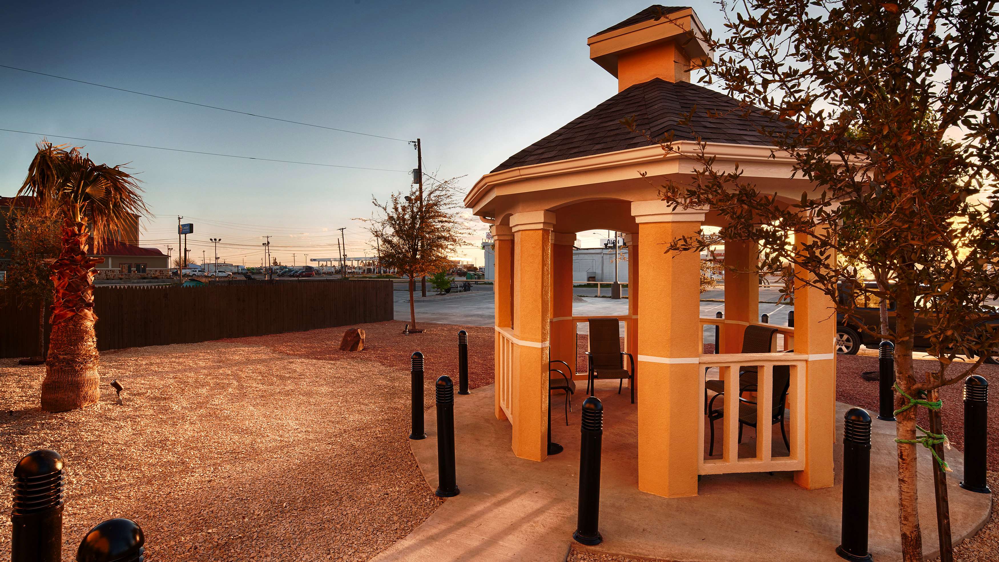 Best Western Plus Monahans Inn & Suites - Tap to explore photos