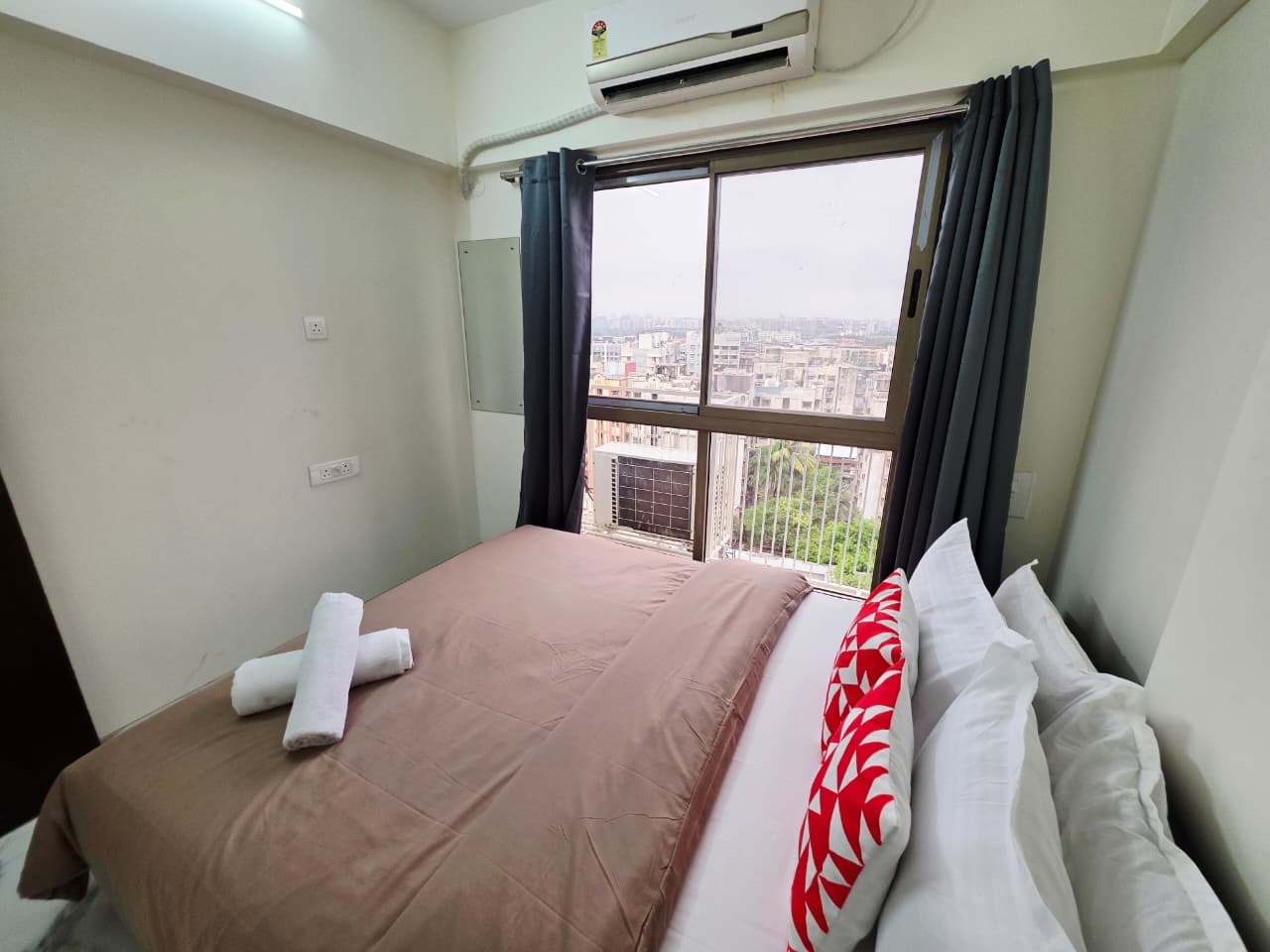 1Bhk Service Apartment In Bkc (Crown) By Florastays - Tap to explore photos