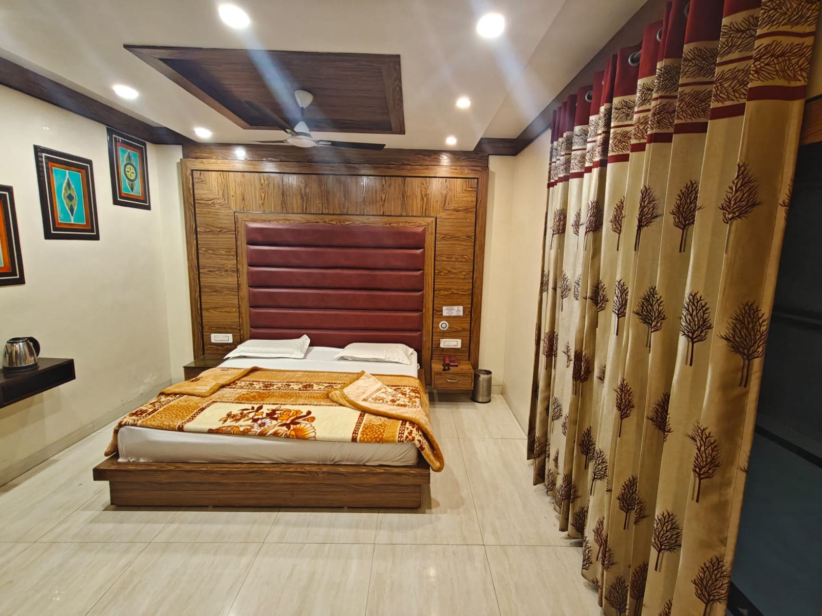 Hotel Samrat - Tap to explore photos