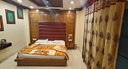 Hotel Samrat Room Type - Maharaja Deluxe AC