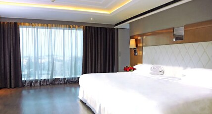 Hyatt Regency Ludhiana Room Type - 1 King Bed with Club Access
