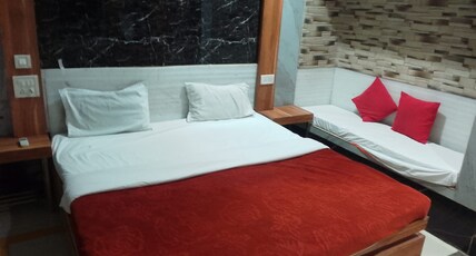 Mayura Lodge Room Type - Super Deluxe A C Room