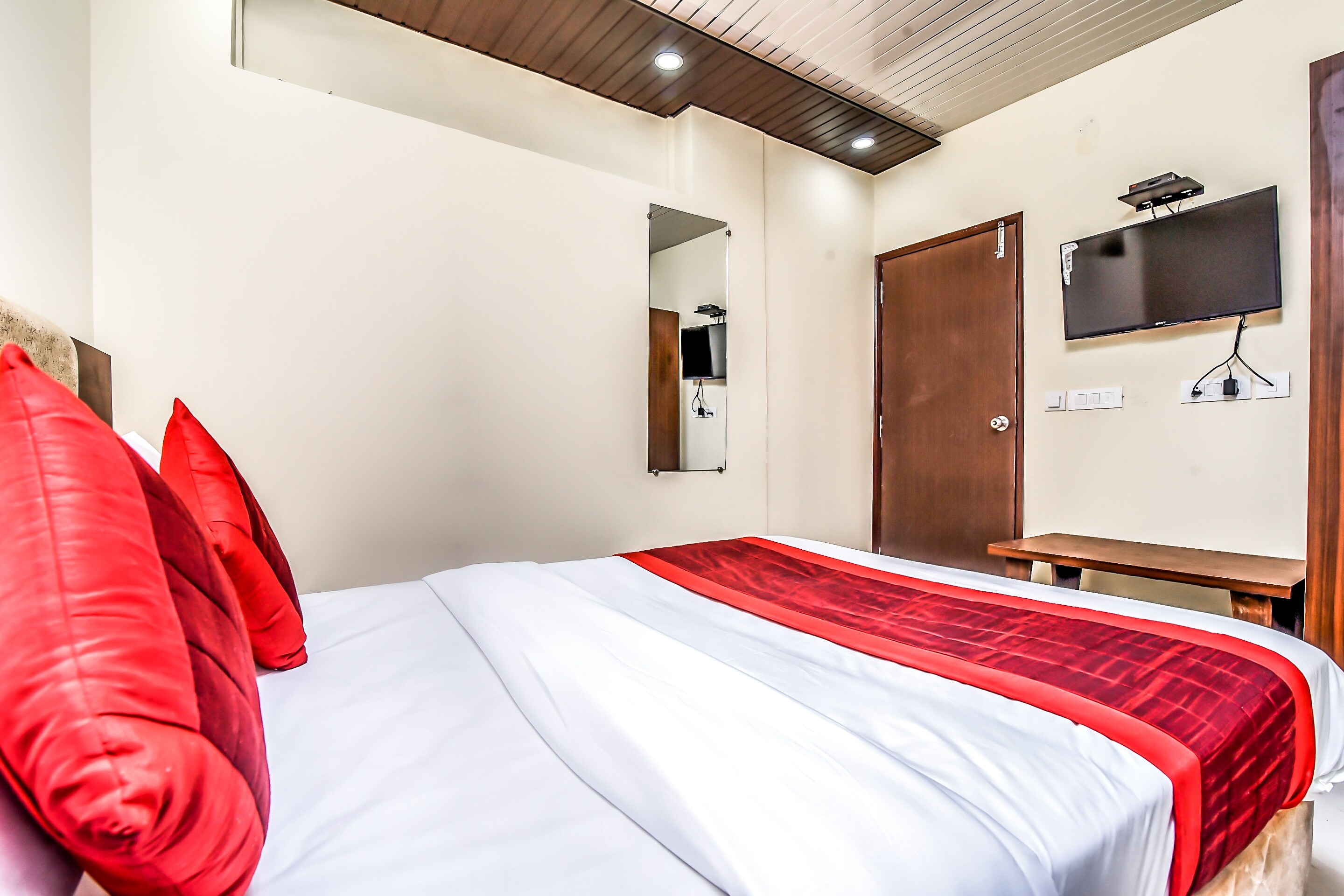 Hotel O Twilight - Tap to explore photos