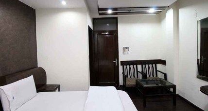 Hotel Shivish International Room Type - Deluxe (NON AC)